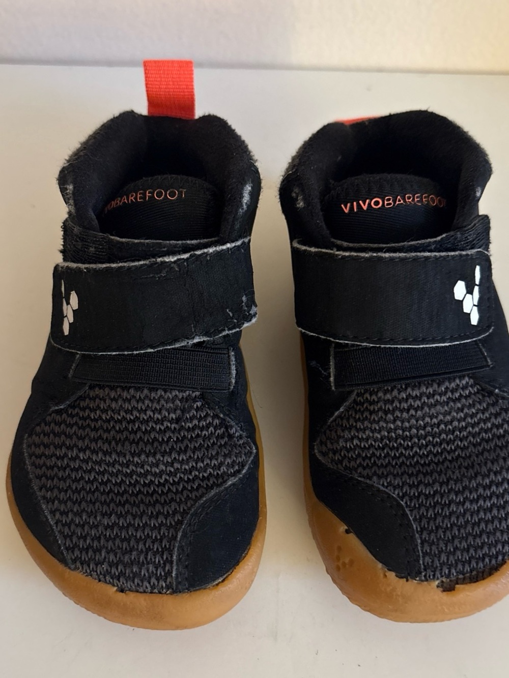 Vivo barefoot Kids Black and Tan Barefoot Shoes2/2.5 us